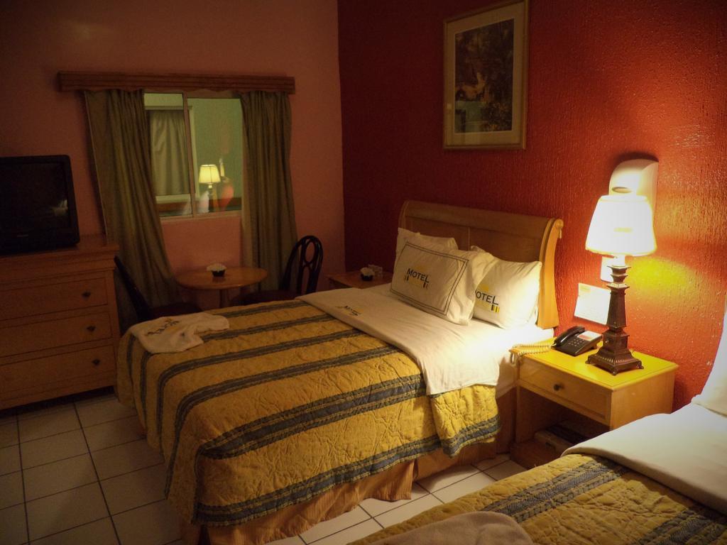 Hotel Diaz Tijuana Pokoj fotografie