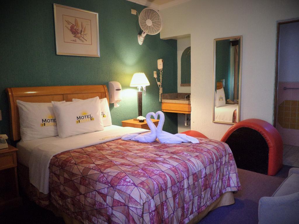 Hotel Diaz Tijuana Pokoj fotografie