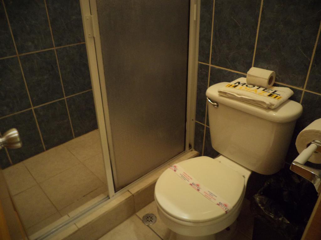Hotel Diaz Tijuana Pokoj fotografie