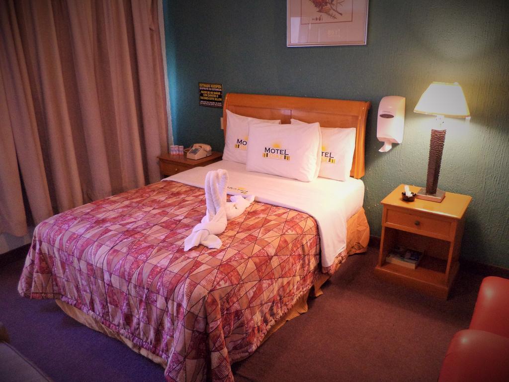 Hotel Diaz Tijuana Pokoj fotografie