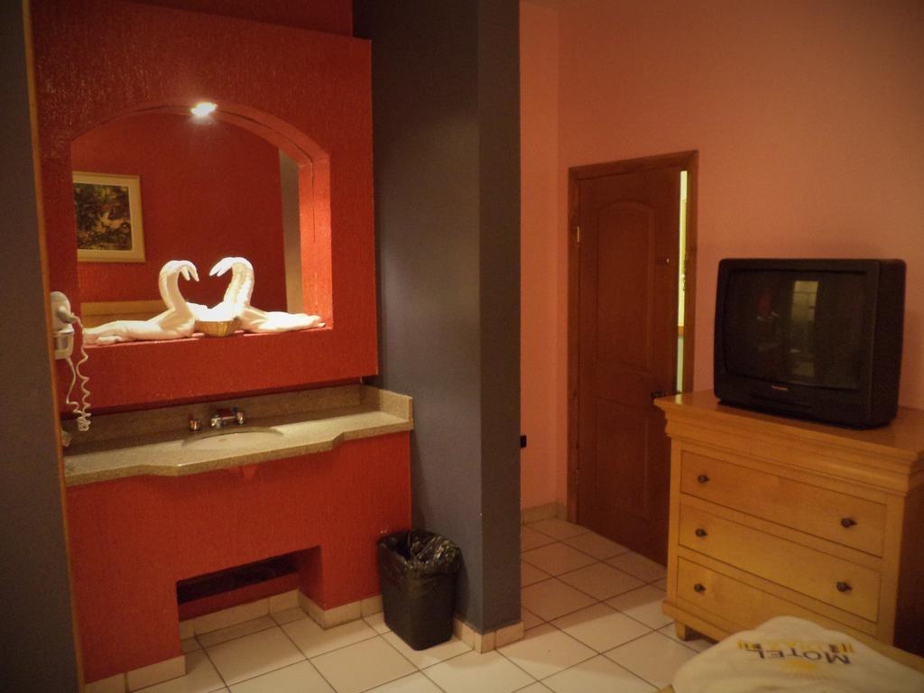 Hotel Diaz Tijuana Pokoj fotografie